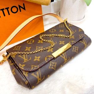 NWOT Louis Vuitton Favorite PM Crossbody/Clutch in Monogram Canvas